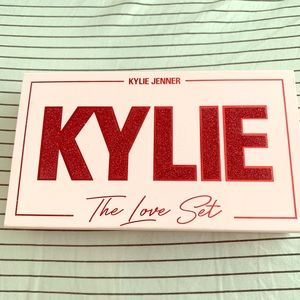 Kylie Cosmetics Valentine Lip Kit - The Love Set
